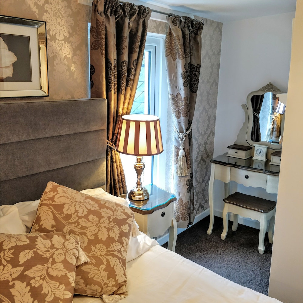 Angel House Bed Breakfast 13/38