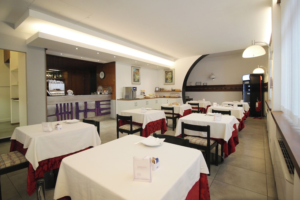 HOTEL SALIERI 52/70