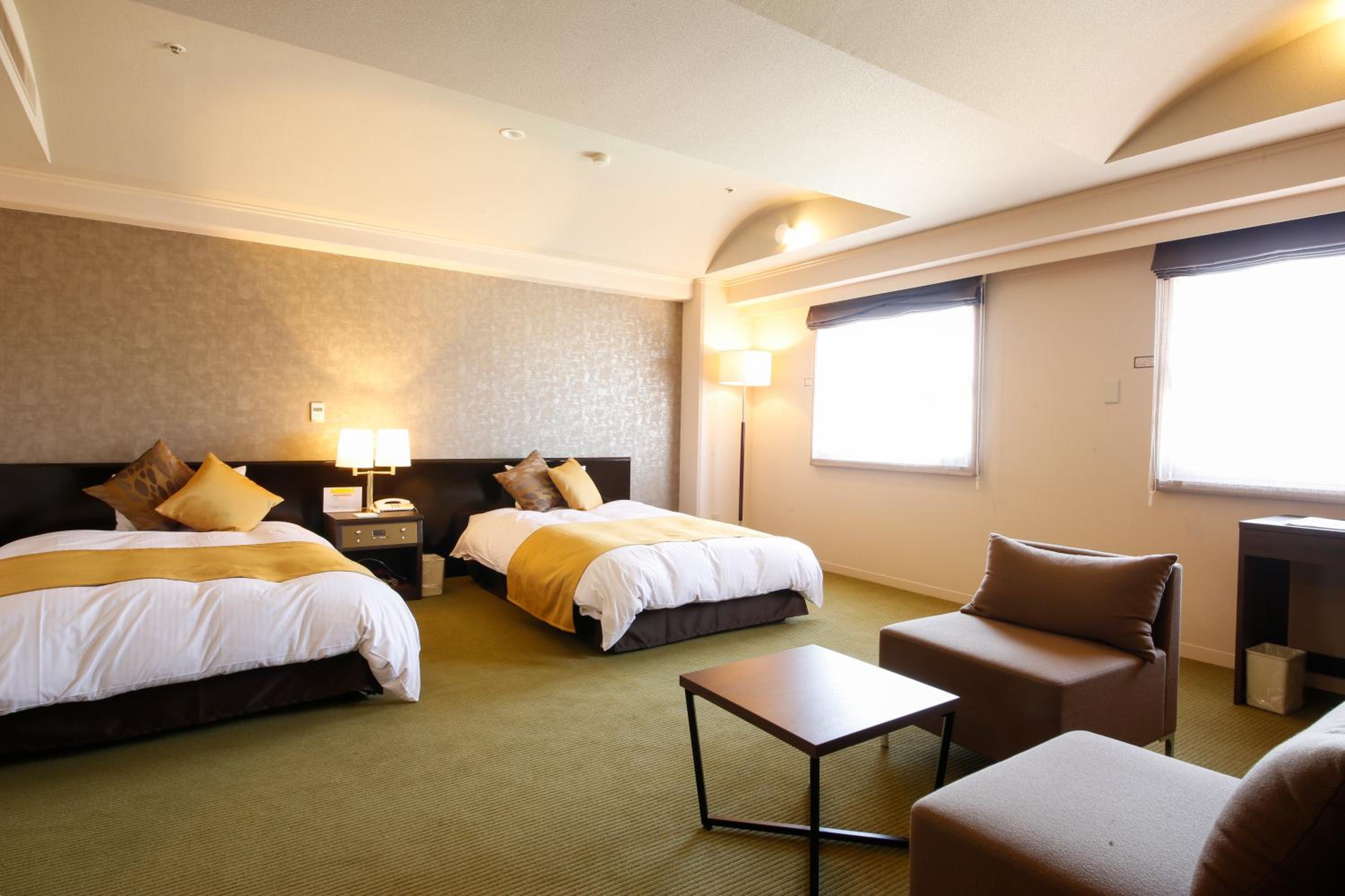 Superior, Twin Beds