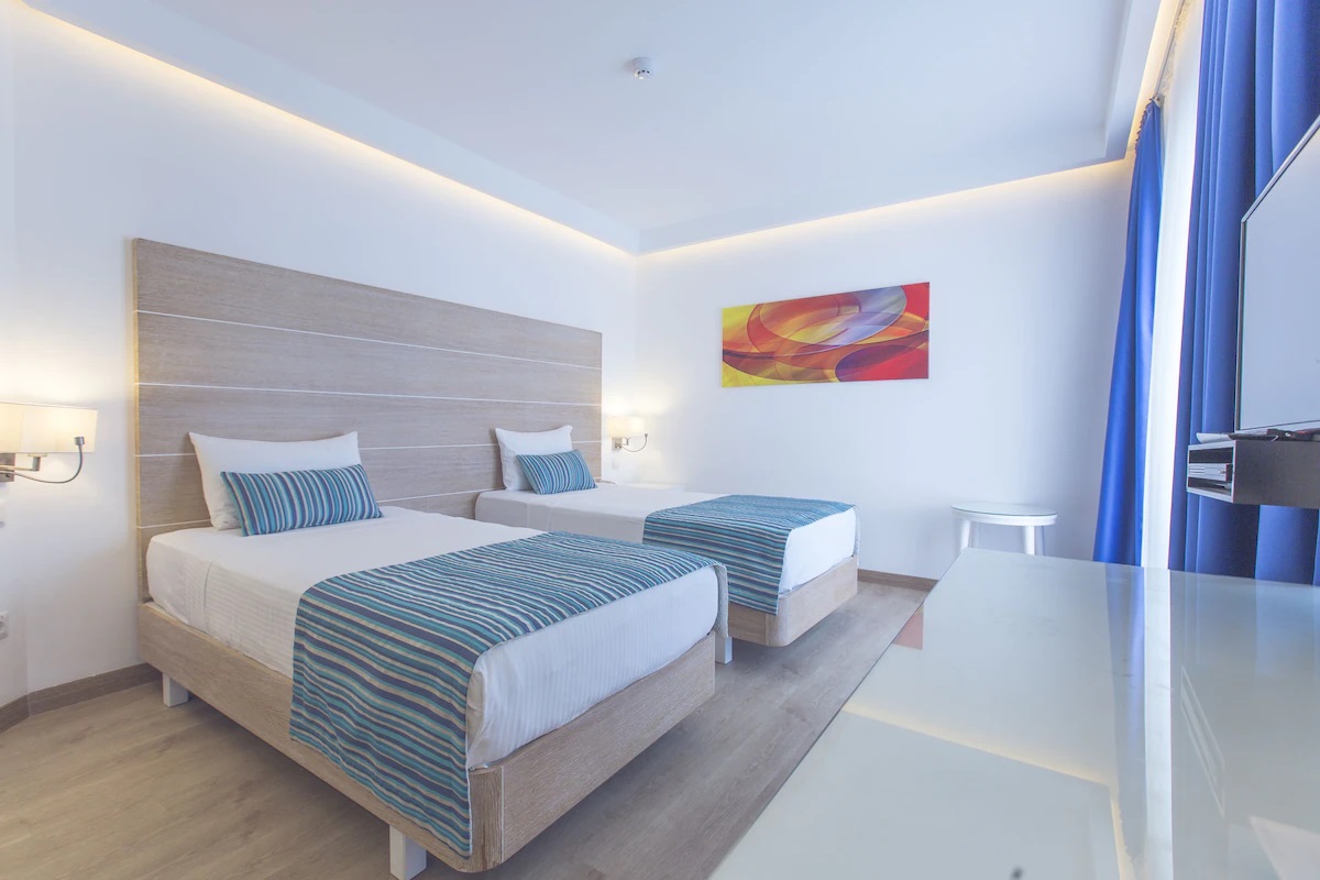Room, Single, Double Bed, Lateral Side Sea View