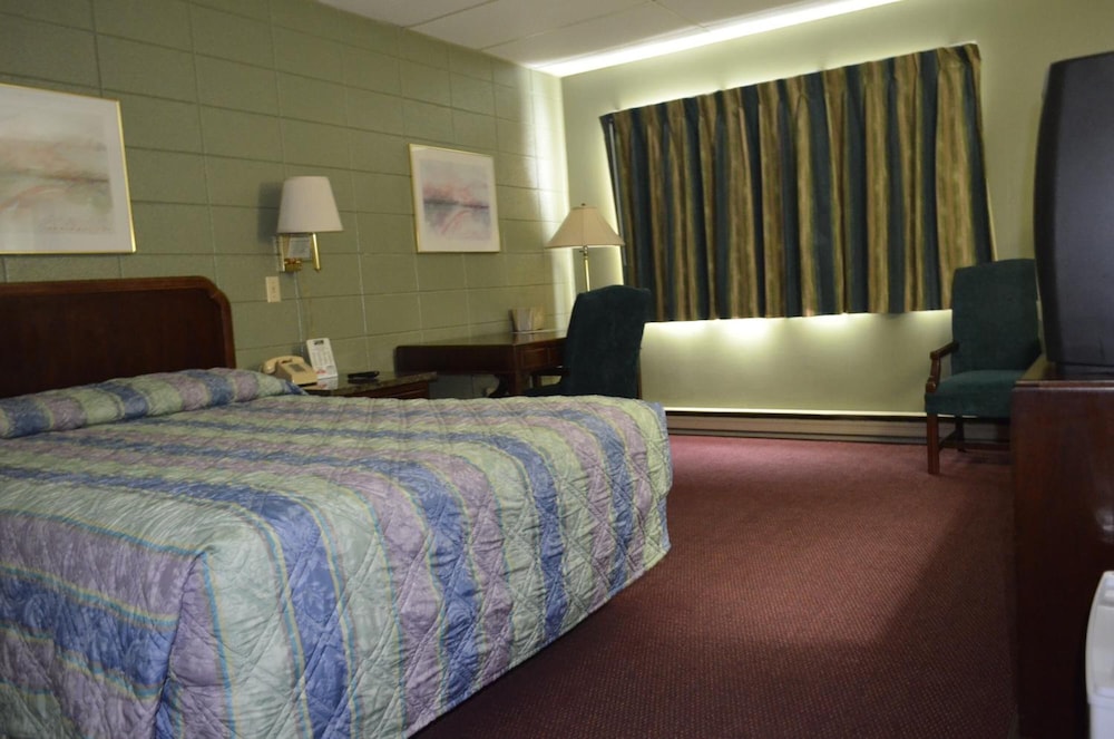 Grand Inn Fargo 12/32