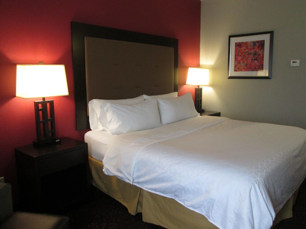 Holiday Inn Express Cloverdale(Greencastle) 29/59