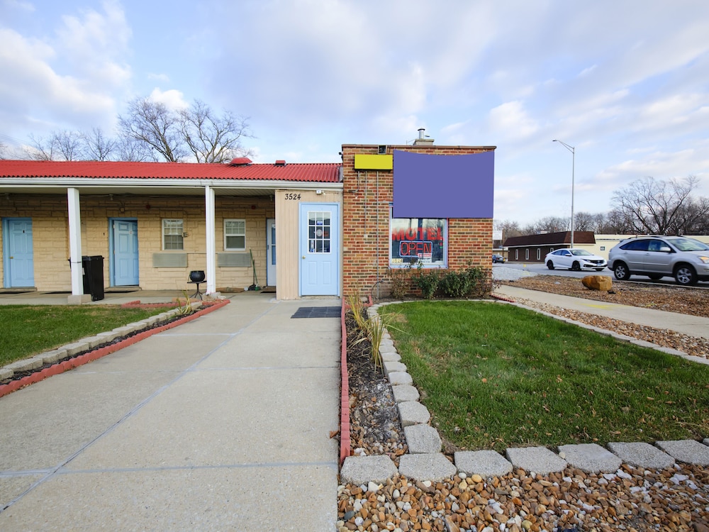 Hotel O Markham IL near Harvey/Tinley Park 20/26