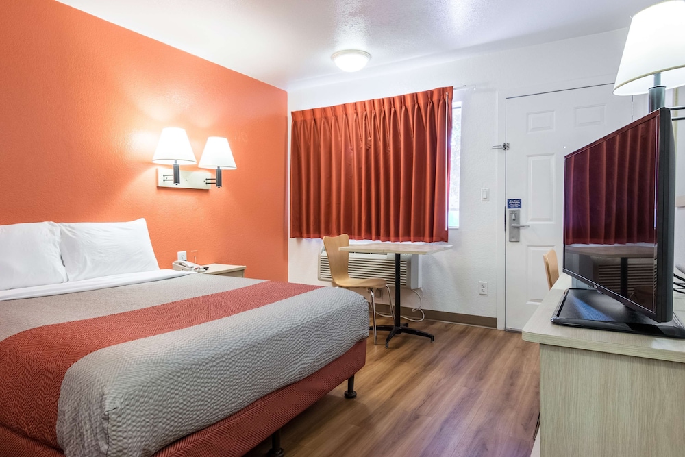 Motel6 Longview, TX 31/64