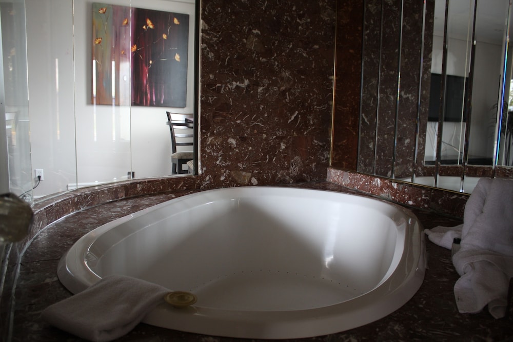 Grand Motel Saint Hubert 33/33