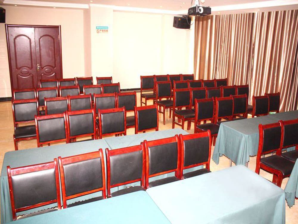 Greentree Inn Liaocheng Chiping East Huixin Road Business Hotel 32/33