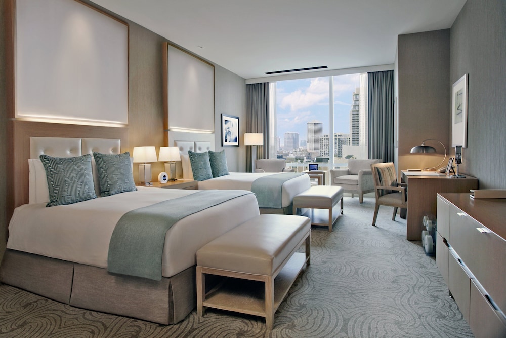 Trump International Hotel & Tower Chicago 20/84