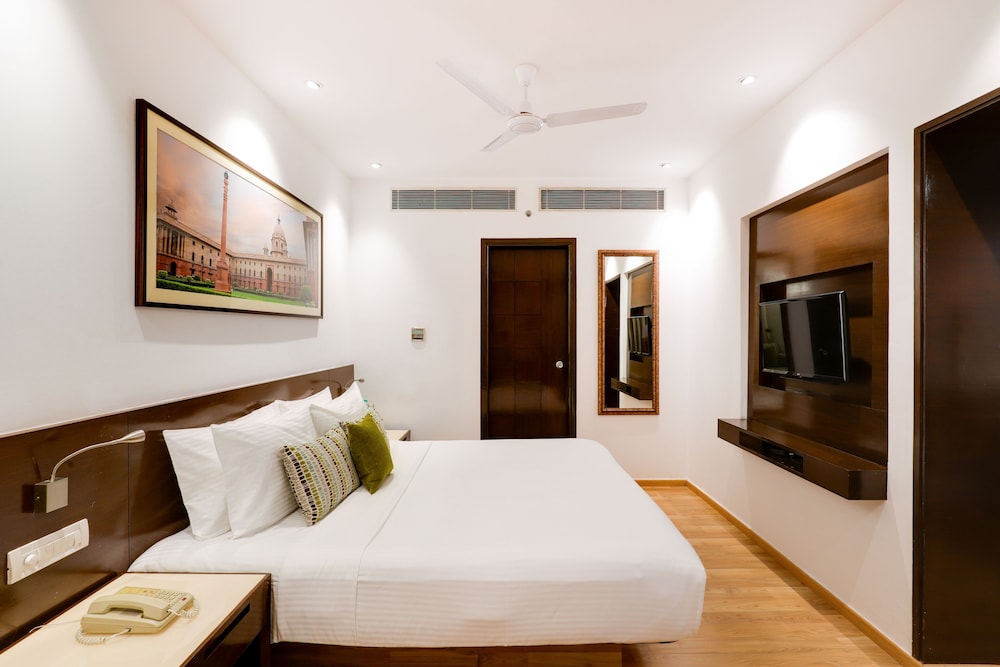 EXECUTIVE, SUITE