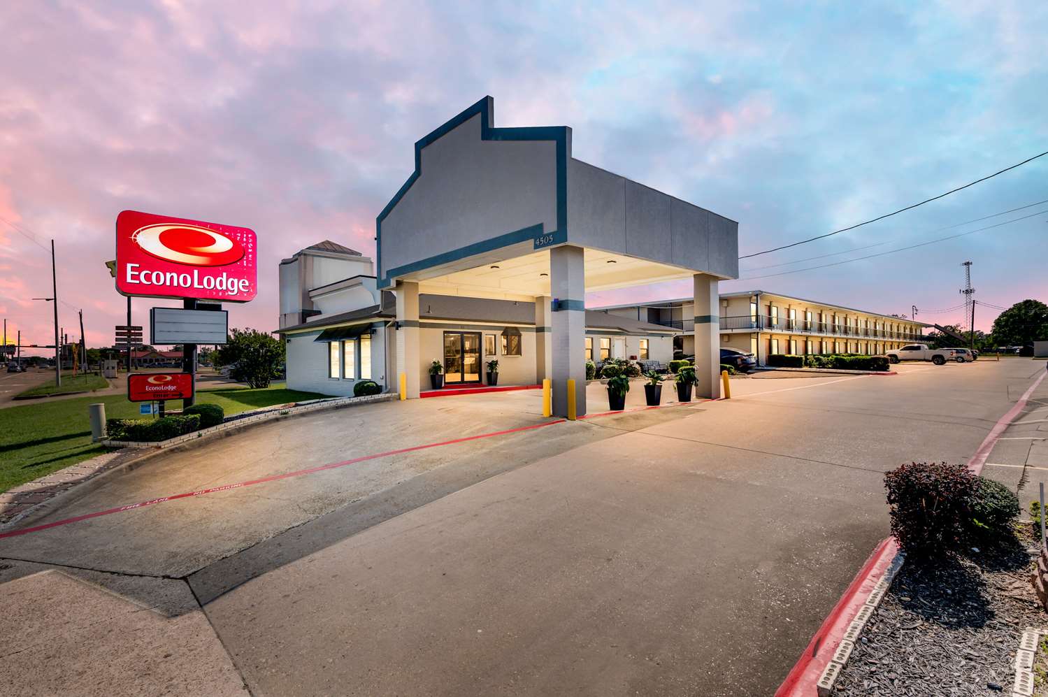 Econo Lodge Texarkana I-30 28/32