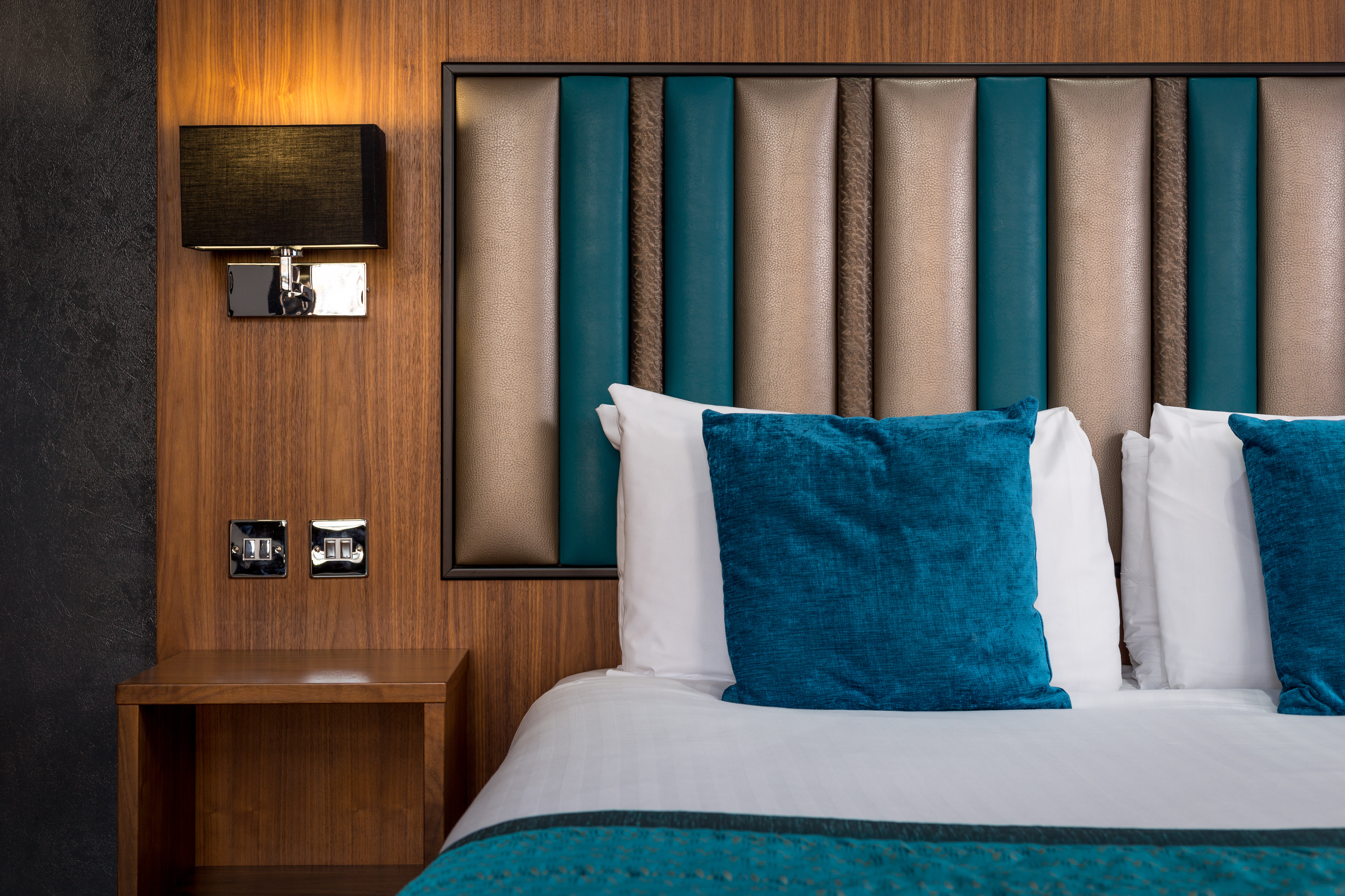 Roomzzz Manchester 13/26