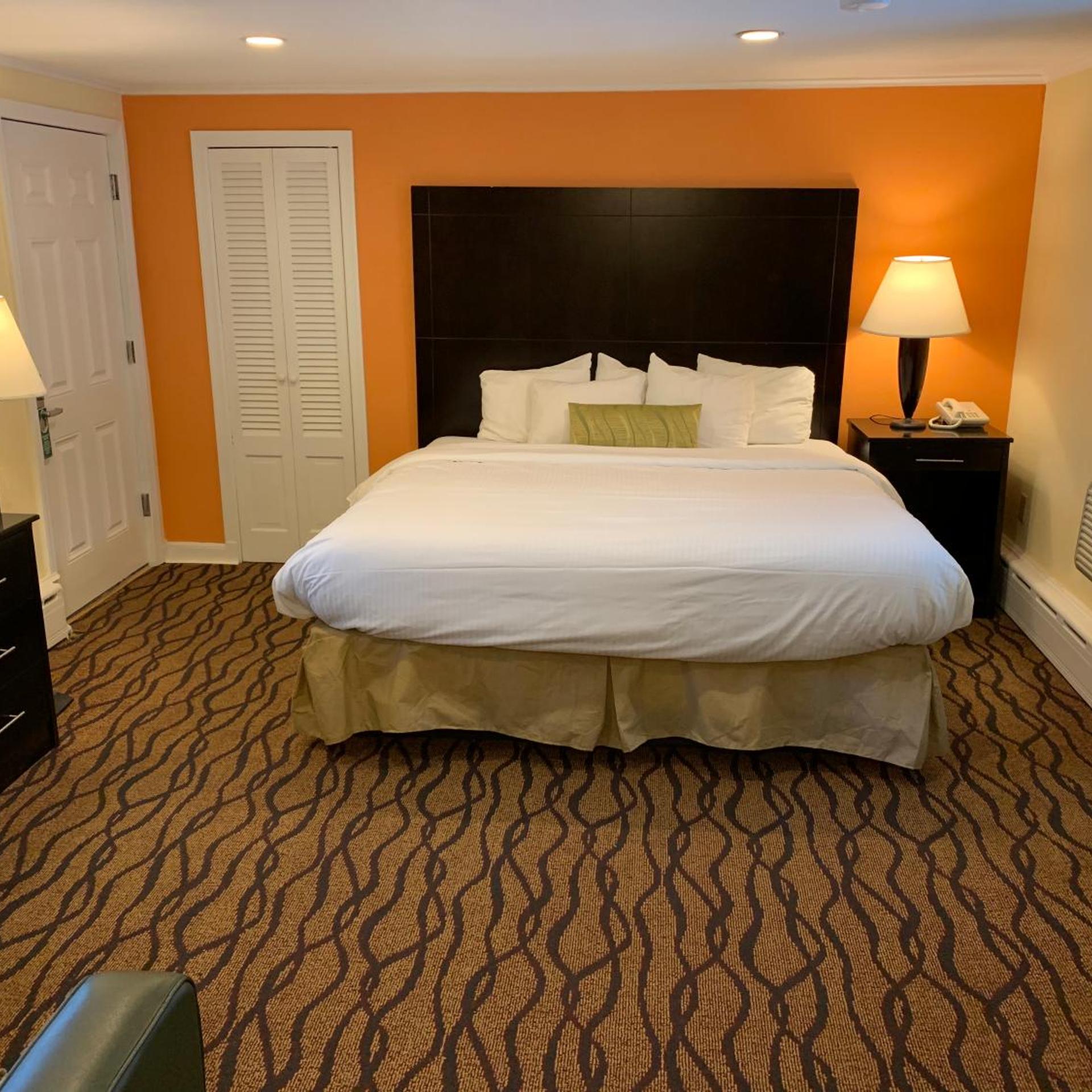 غرفة بسرير كينج، Four Winds Country Motel 3/10