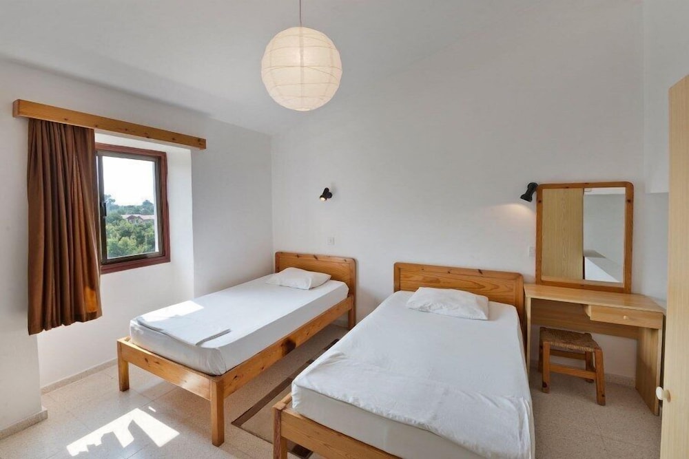 BARE HILL HOLIDAY VILLAGE 14/44