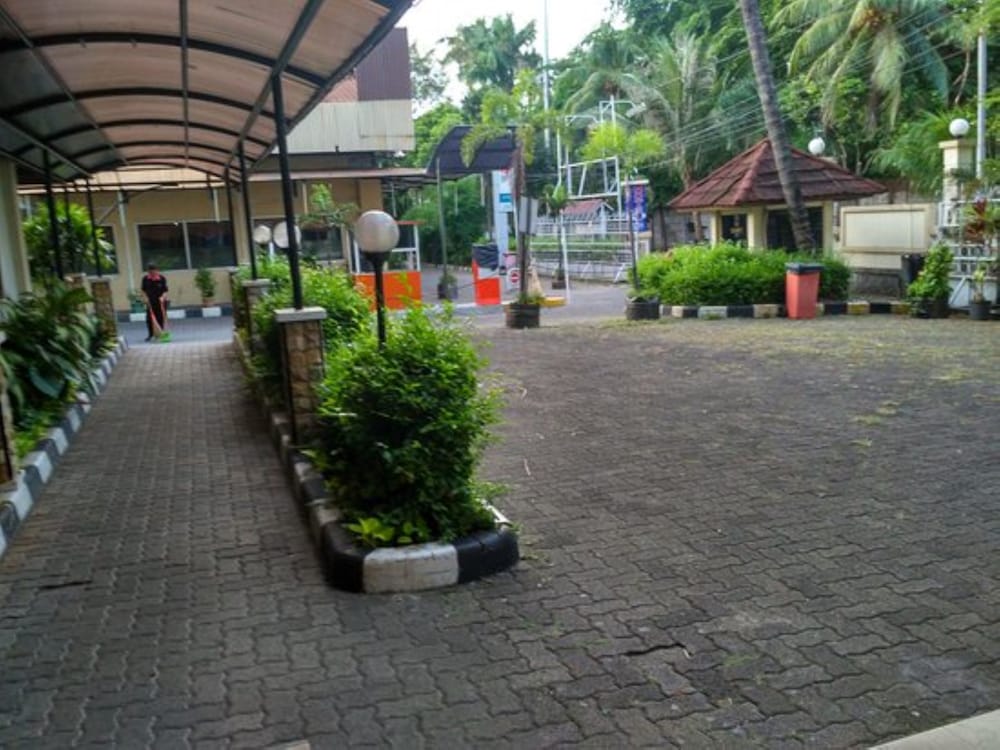 Puri Jaya Hotel (ex NIDA Rooms Cempaka Senen Market) 5/41