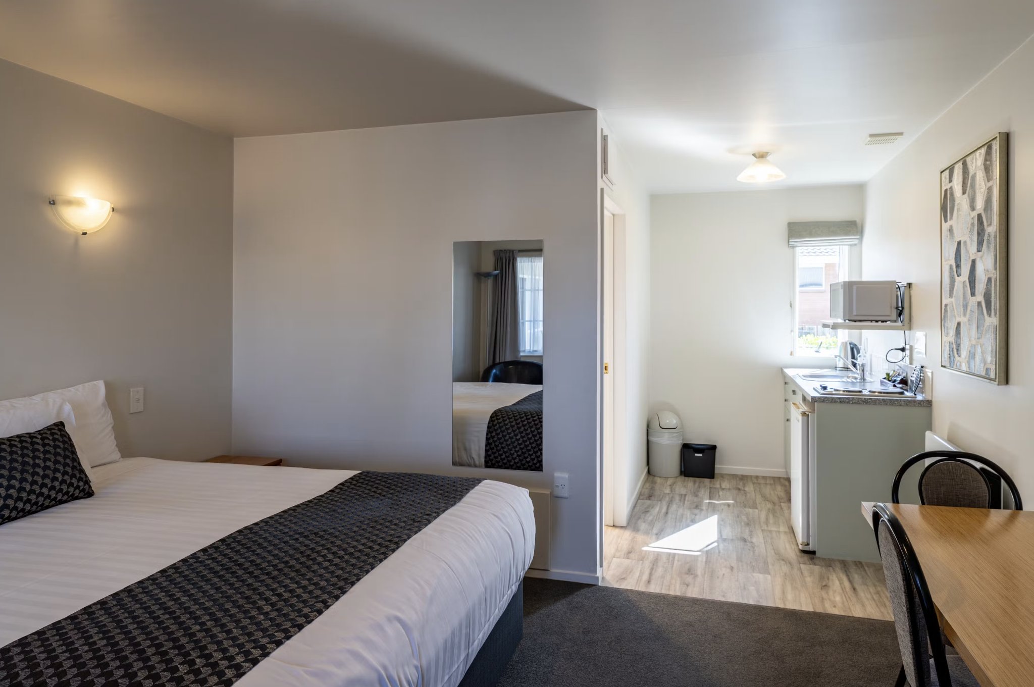 Gables Motor Lodge 10/50