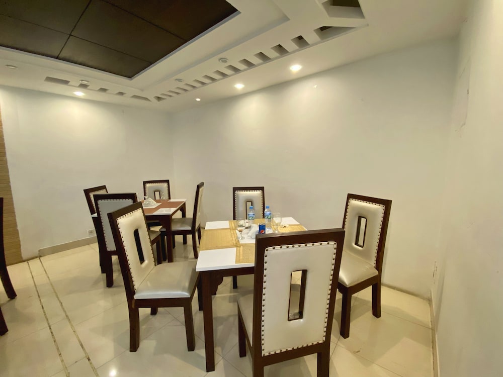 Park Hyatt Dhaka 25/35