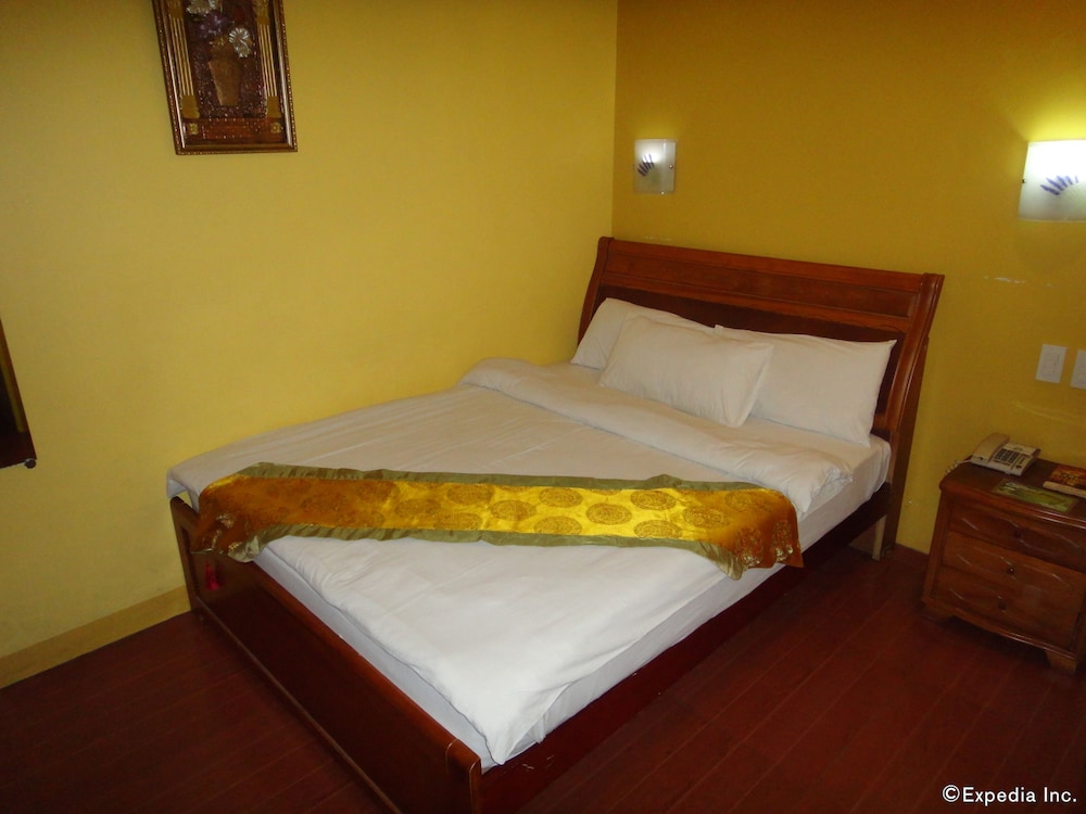 A a Plaza Hotel 13/50