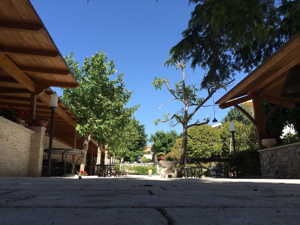 Parco Delle Rose 25/27