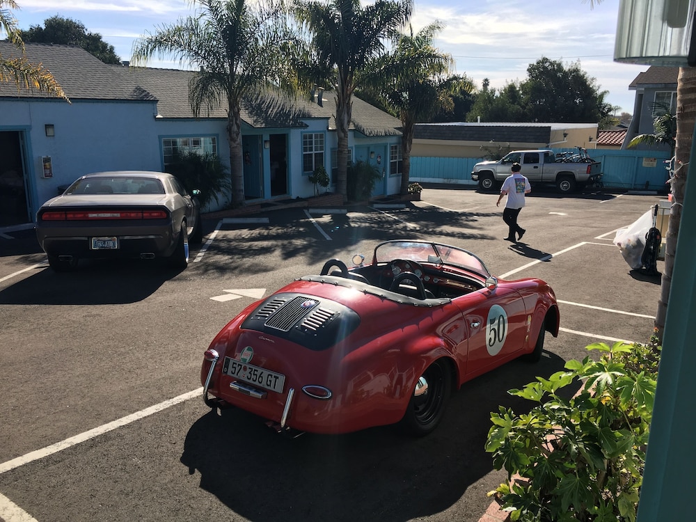 The Palomar Inn 54/61