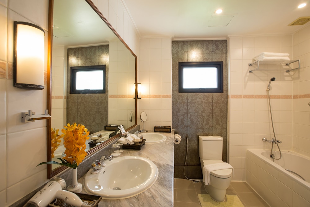 The Tarntawan Hotel Surawong Bangkok 25/60
