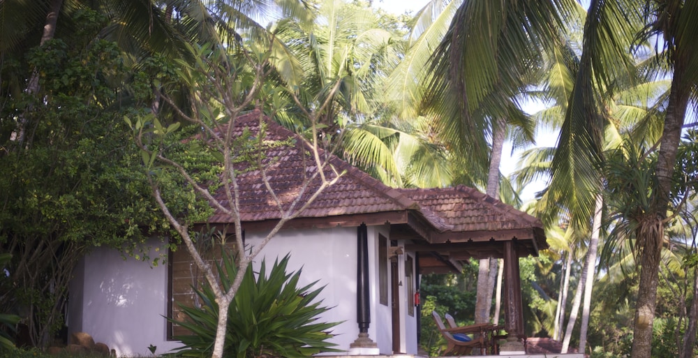 Niraamaya Retreats Surya Samudra Kovalam in Mukkola