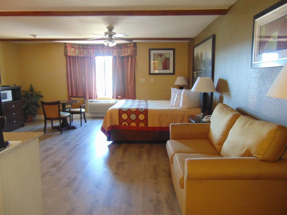 Super 8 By Wyndham Payson 16/17