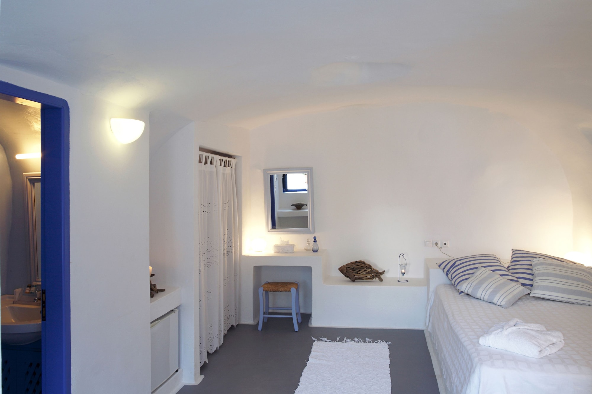 STANDARD, DOUBLE BED