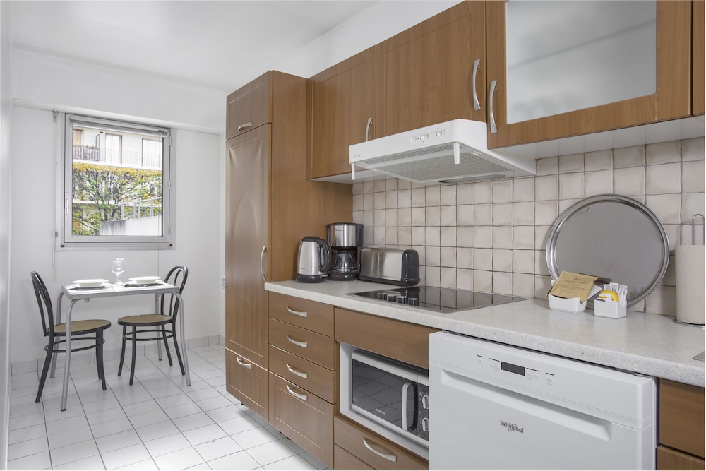 Royal Regency Paris Vincennes 49/50