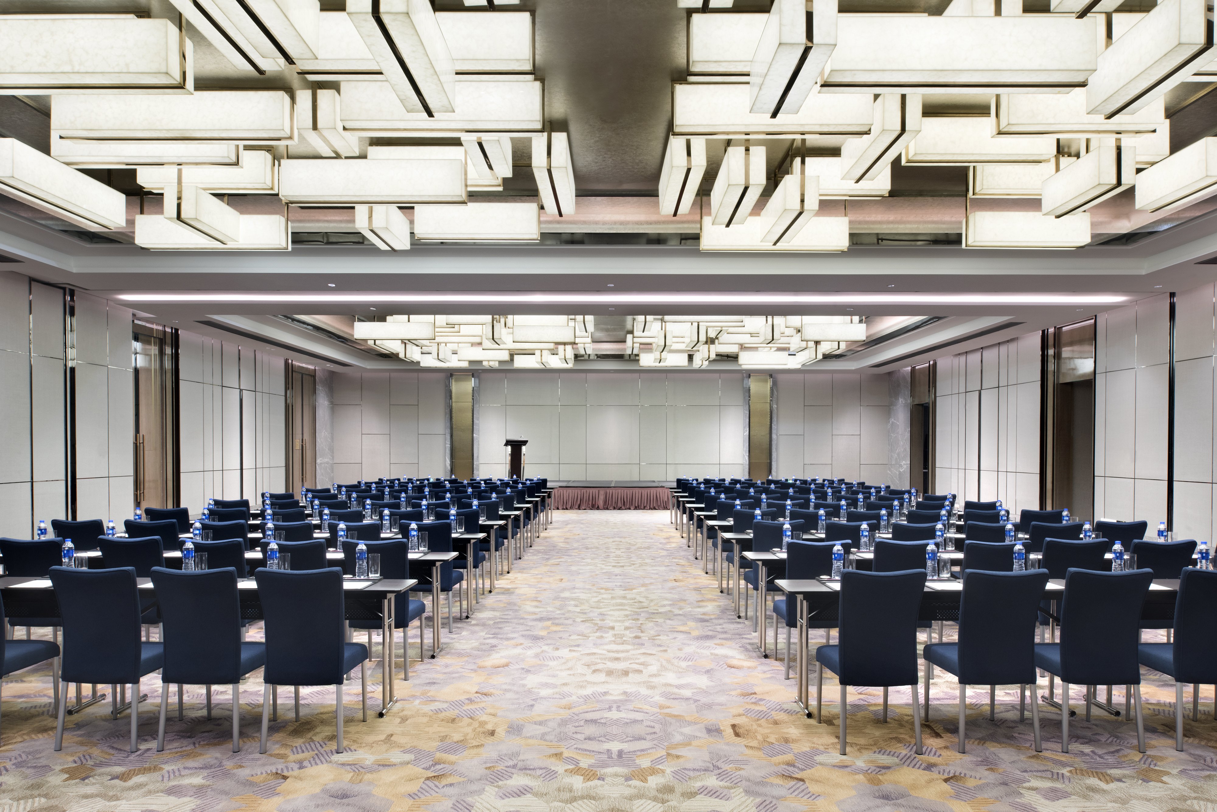CROWNE PLAZA SHANGHAI PUJIANG 62/68