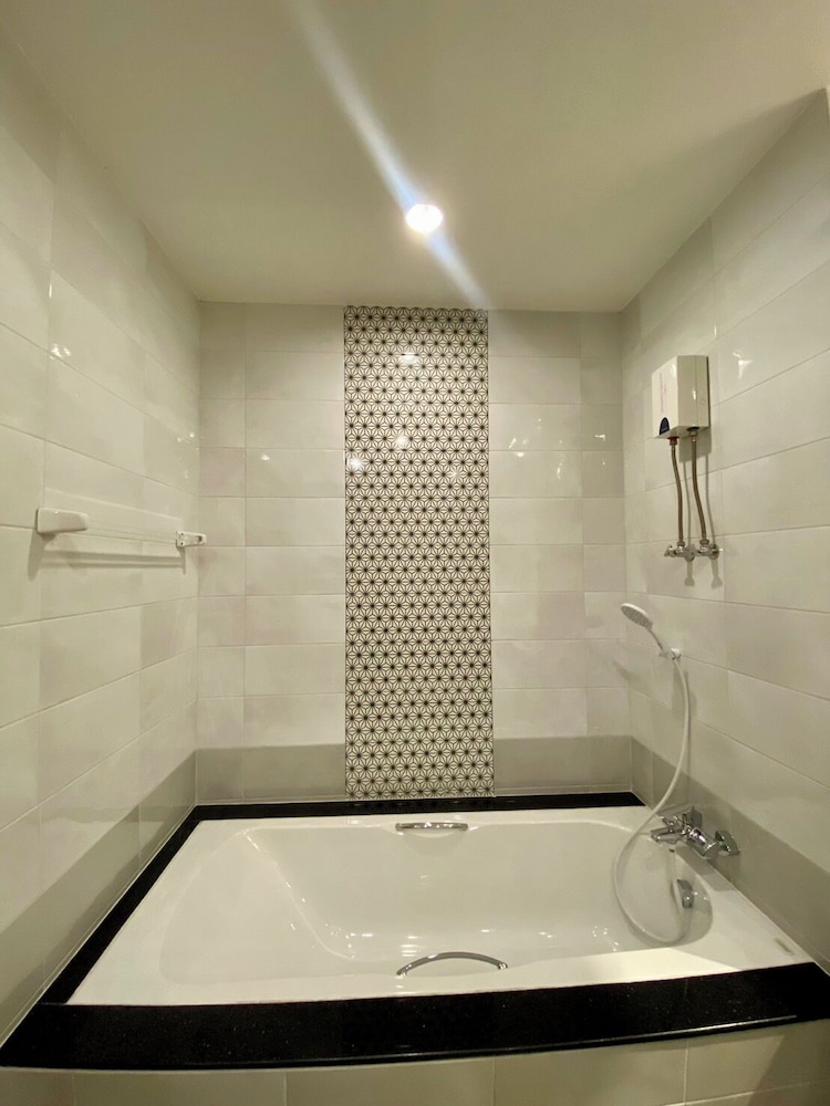 D Hotel Pattaya 37/40