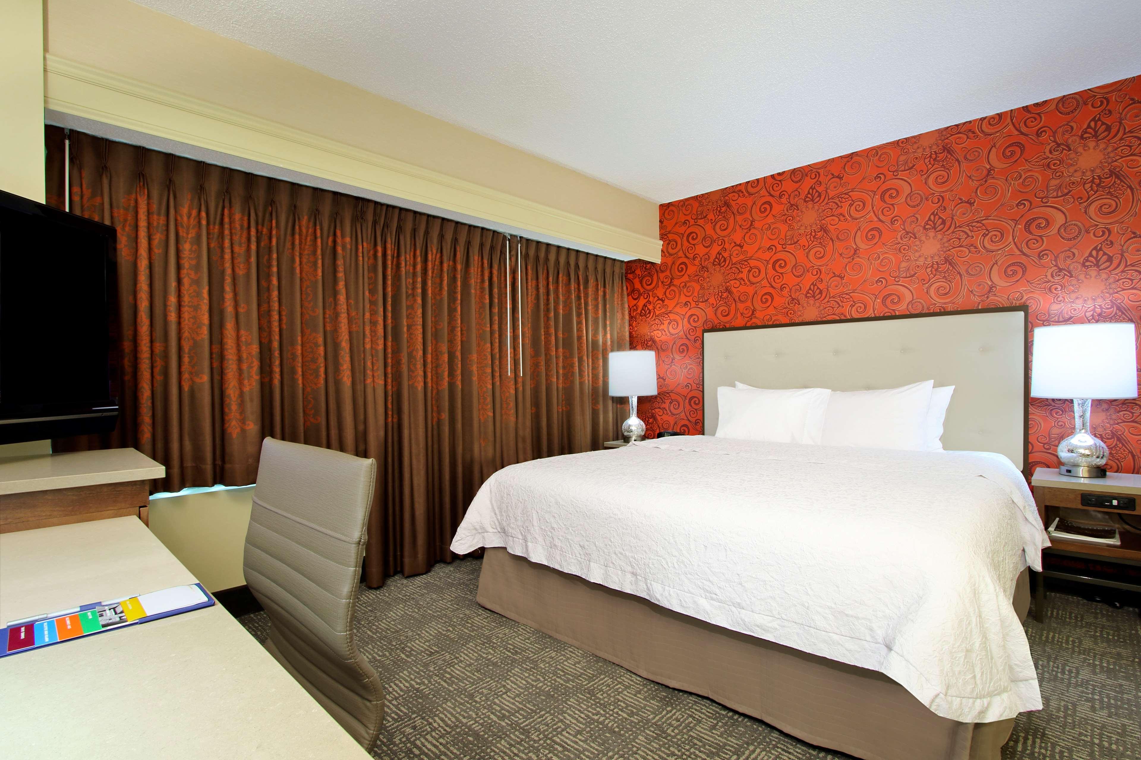 STUDIO, SUITE, KING BED