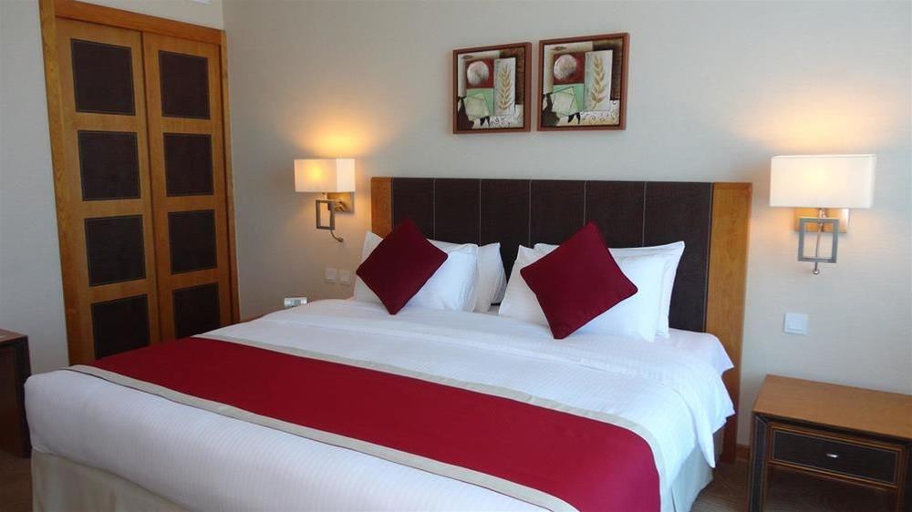 فندق مينا الجبيل سابقا جولدن توليب(Razana Hotel Al Jubail) 8/60