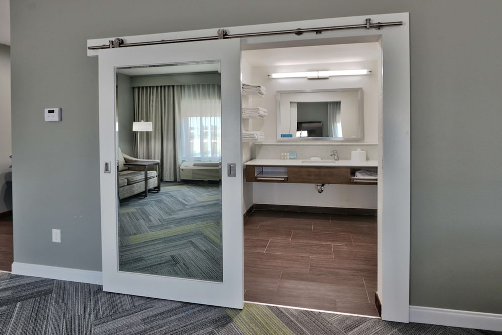 Hampton Inn And Suites Guthrie 43/53