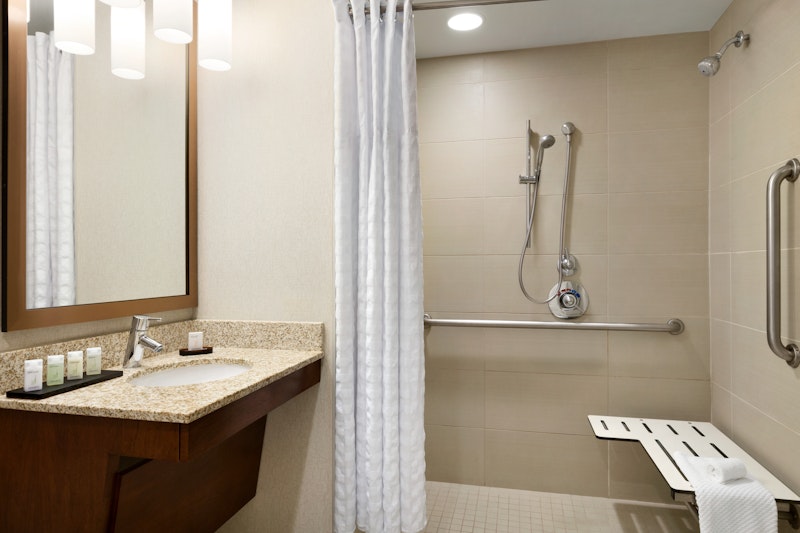 Embassy Suites By Hilton Denver Downtown Convention Center 64/67