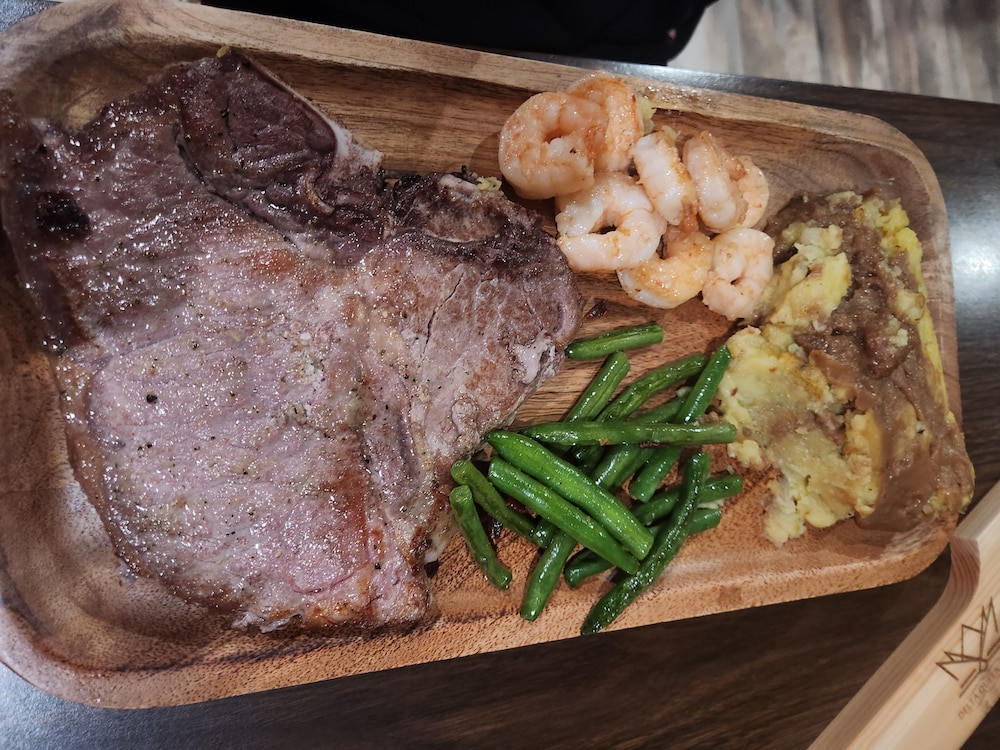 Delta Queen Lodge Bar Restaurant 12/50