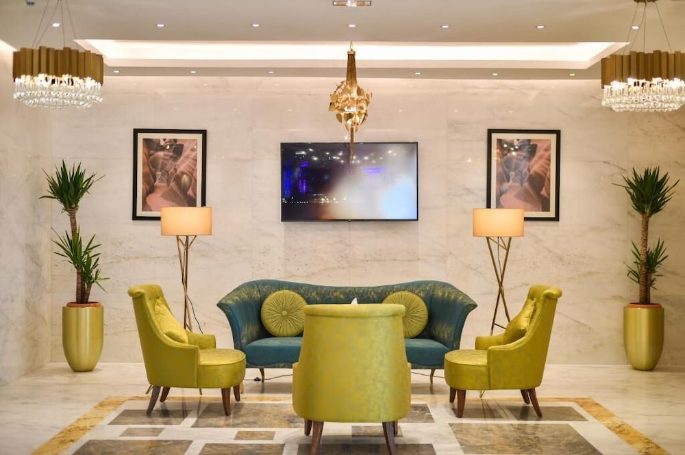 Waterfront Hotel Apartment 38/54