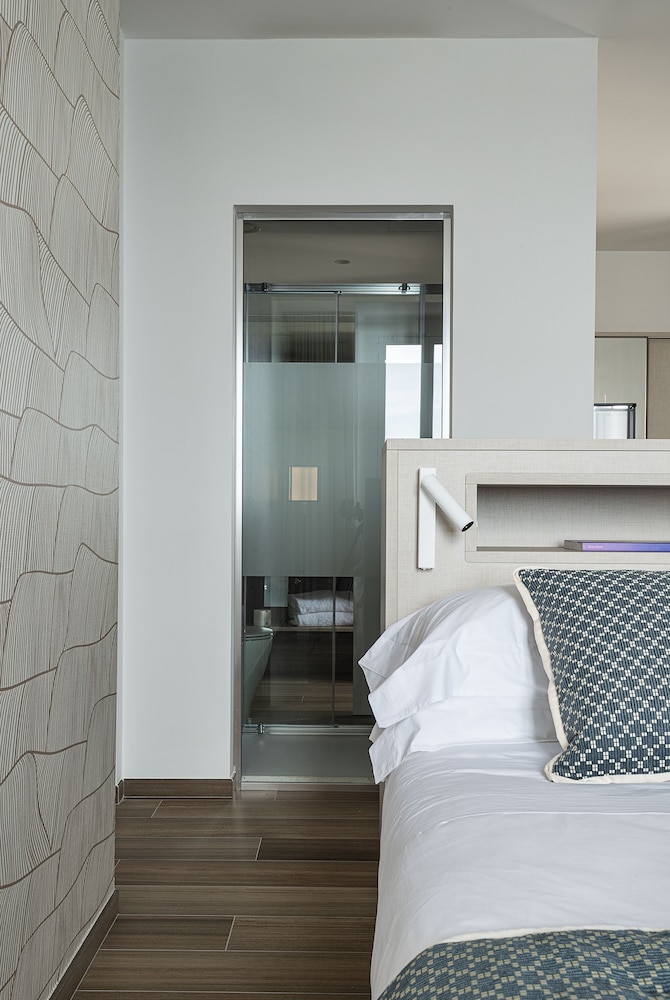 EXTASIS, EXECUTIVE, SEA VIEW