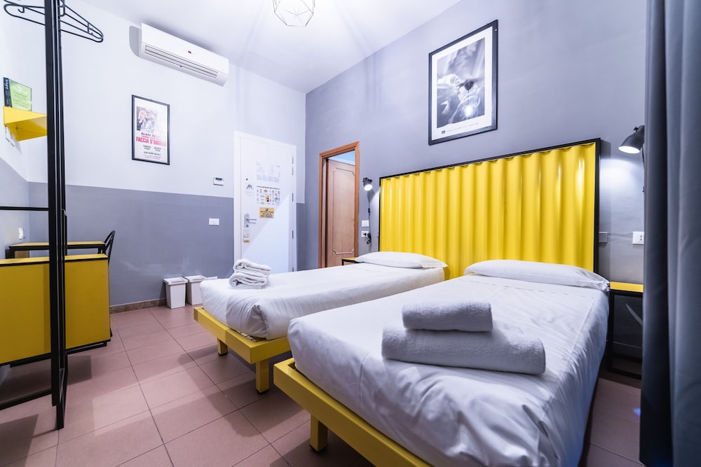 Yellowsquare 17/50