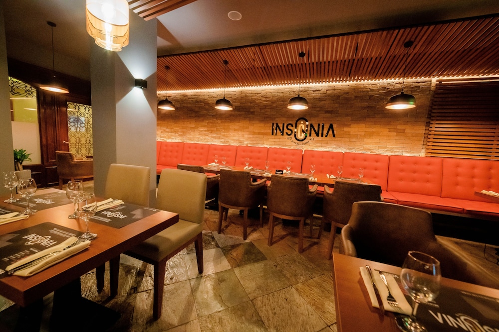 Grand Victoria Boutique Hotel 62/69