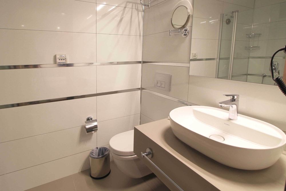 Acropol of Bodrum Beach Hotel 34/36