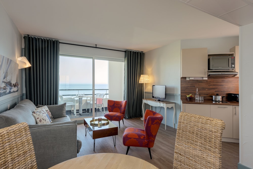 Hotel La Reserve 40/77