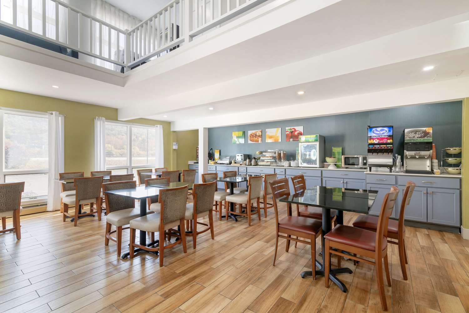 Quality Inn Lebanon, NH 23/37