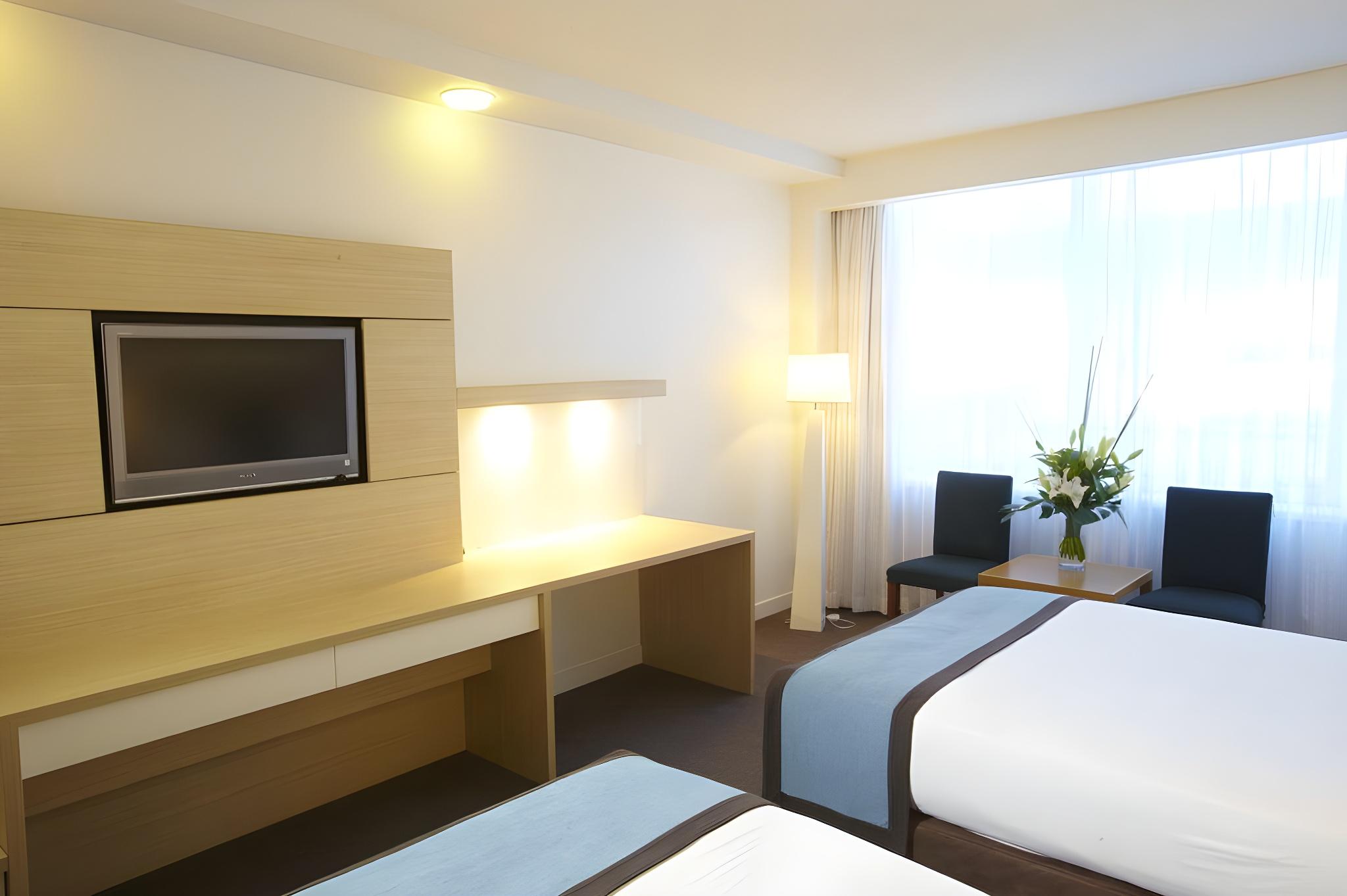 Deluxe, King Bed, Marina View