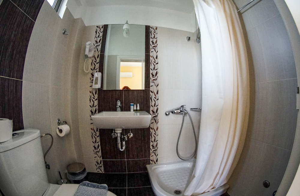 Kokkoni Beach Hotel 40/42