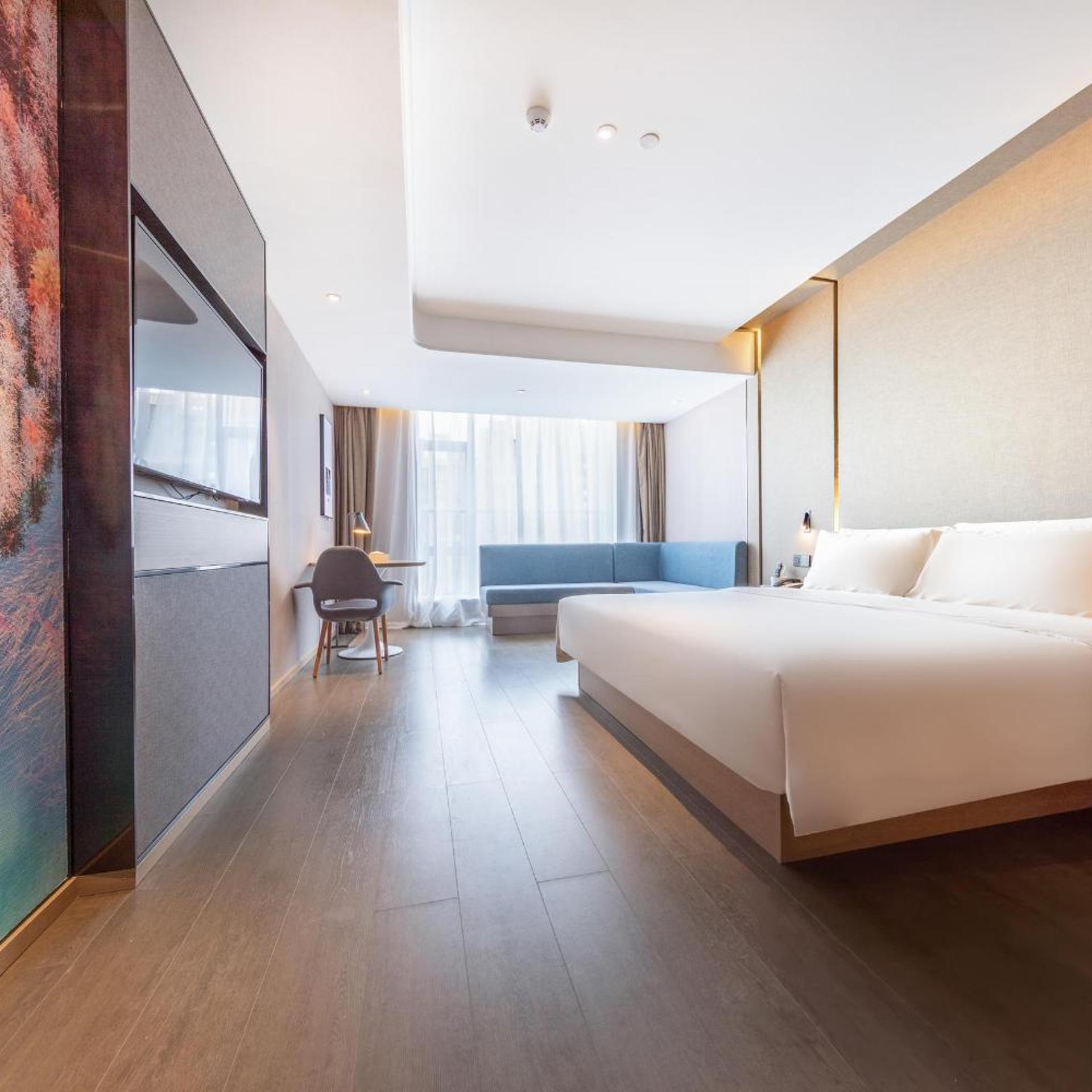 Atour Hotel (Zhongshan North Railway Station, V - PARK plaza) 10/28
