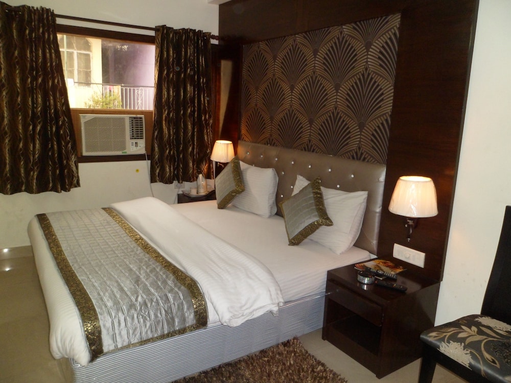 Check In Room RK Ashram 12/37