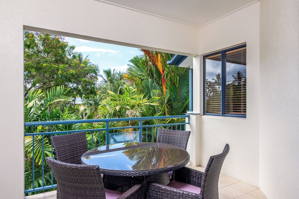 Meridian Port Douglas 49/70