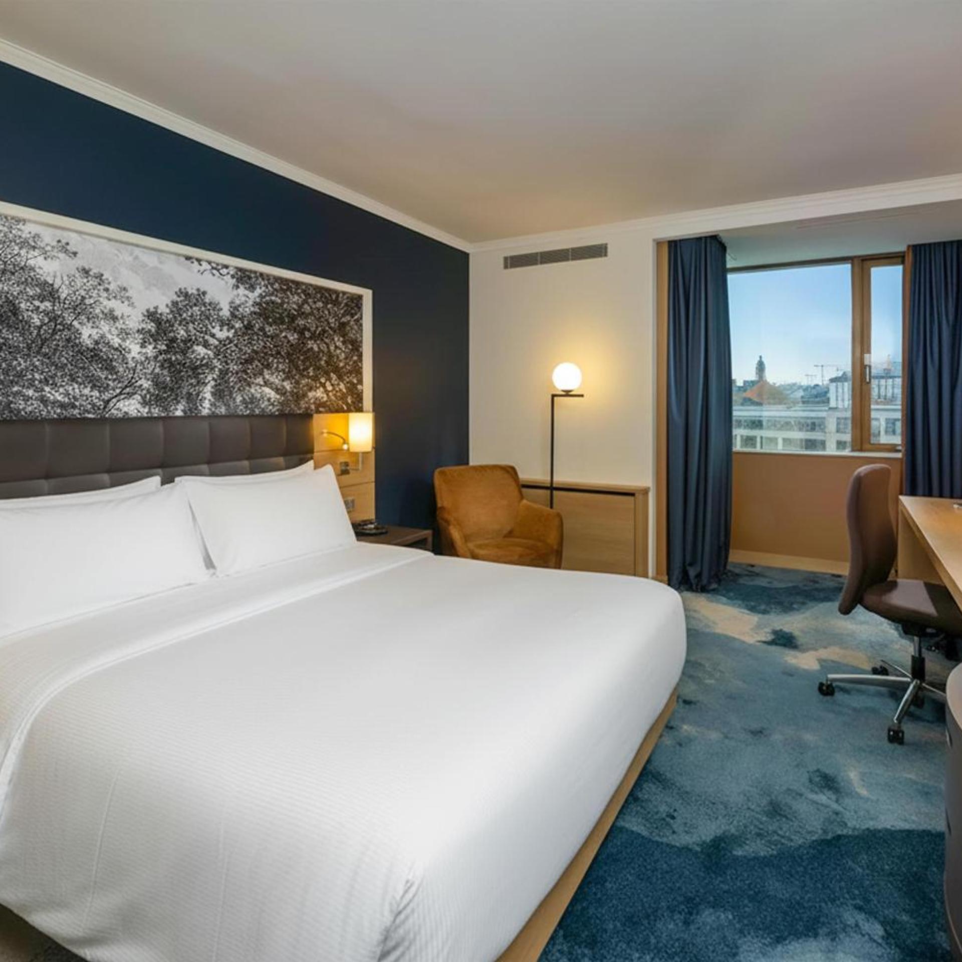 Deluxe, King Bed, City View, Rhalifa Wing