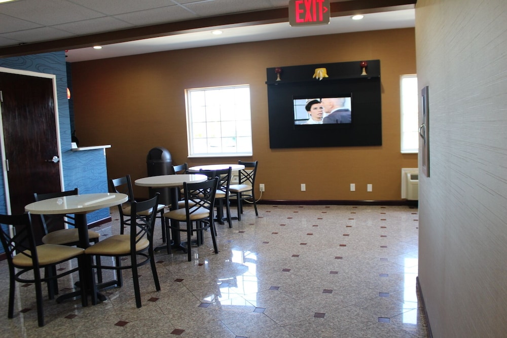 Magnolia Inn And Suites 22/32