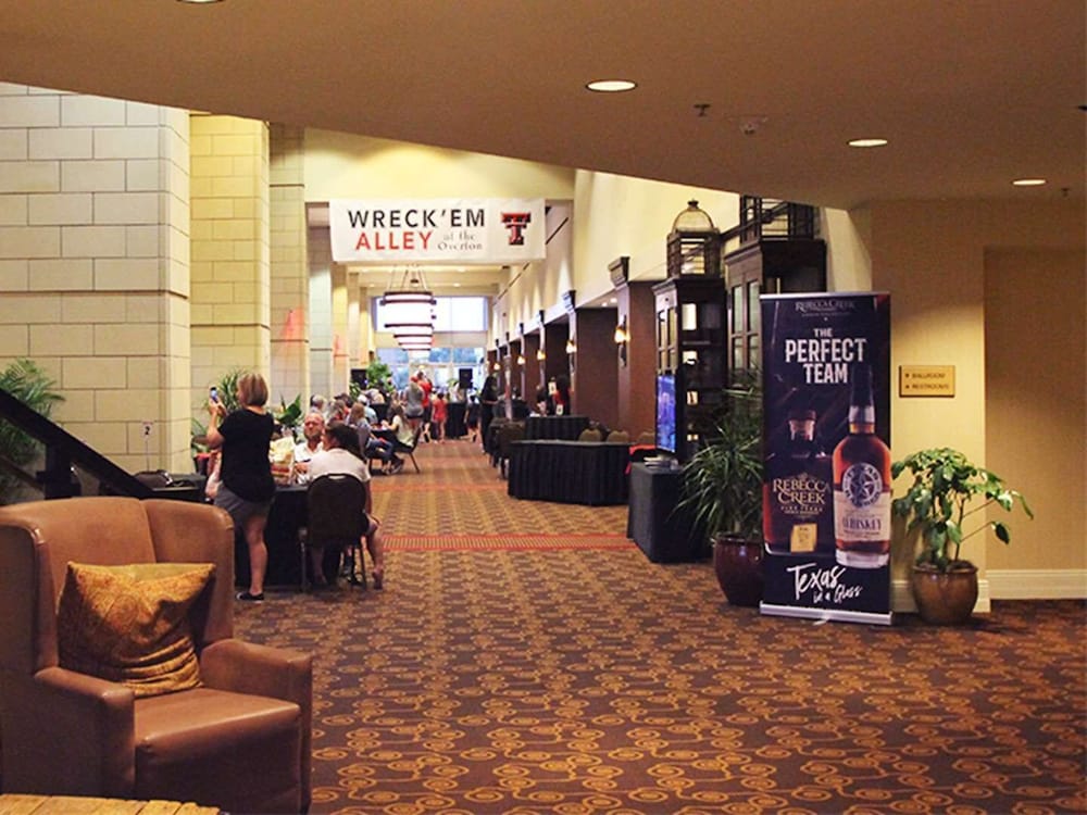 Overton Hotel And Conference Center 55/66