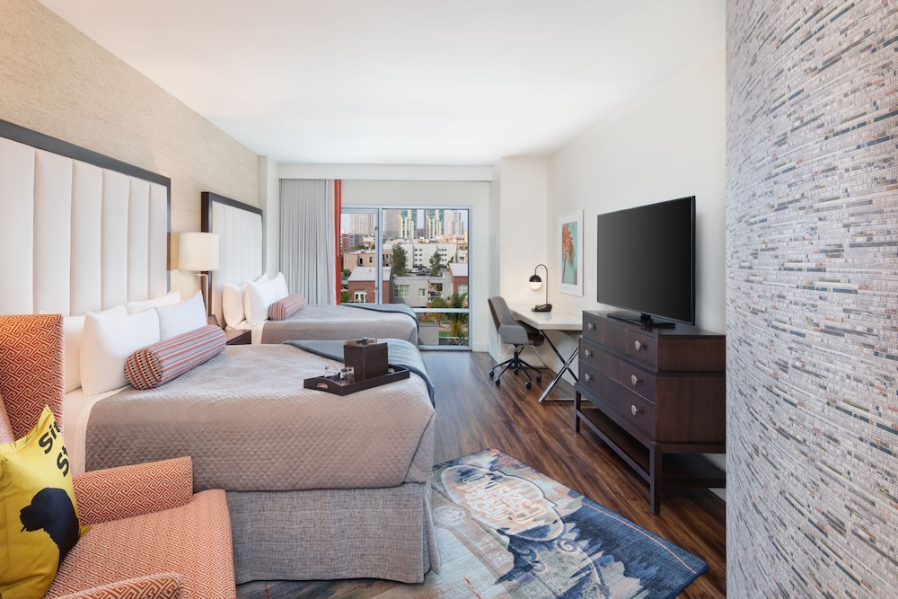 Hotel Indigo San Diego Gaslamp Quarter 40/80